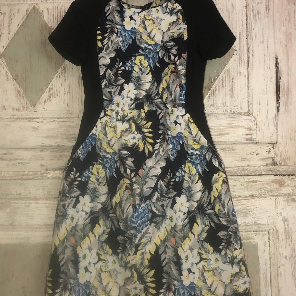 Short sleeve black floral cocktail dress Size XS/S